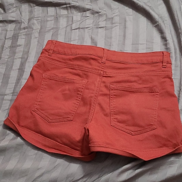 H&M shorts - Picture 3 of 3